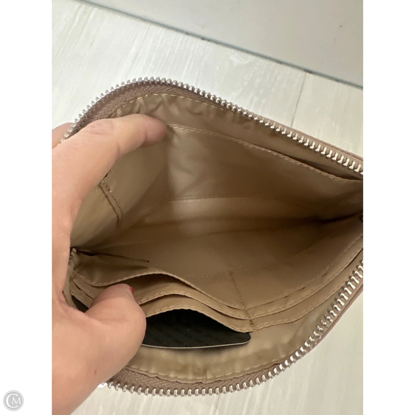 Wristlet By Guess, Size: Large