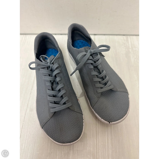 Shoes Sneakers By Clothes Mentor In Grey, Size: 9