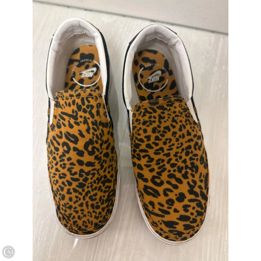 Shoes Flats By Nike In Leopard Print, Size: 7