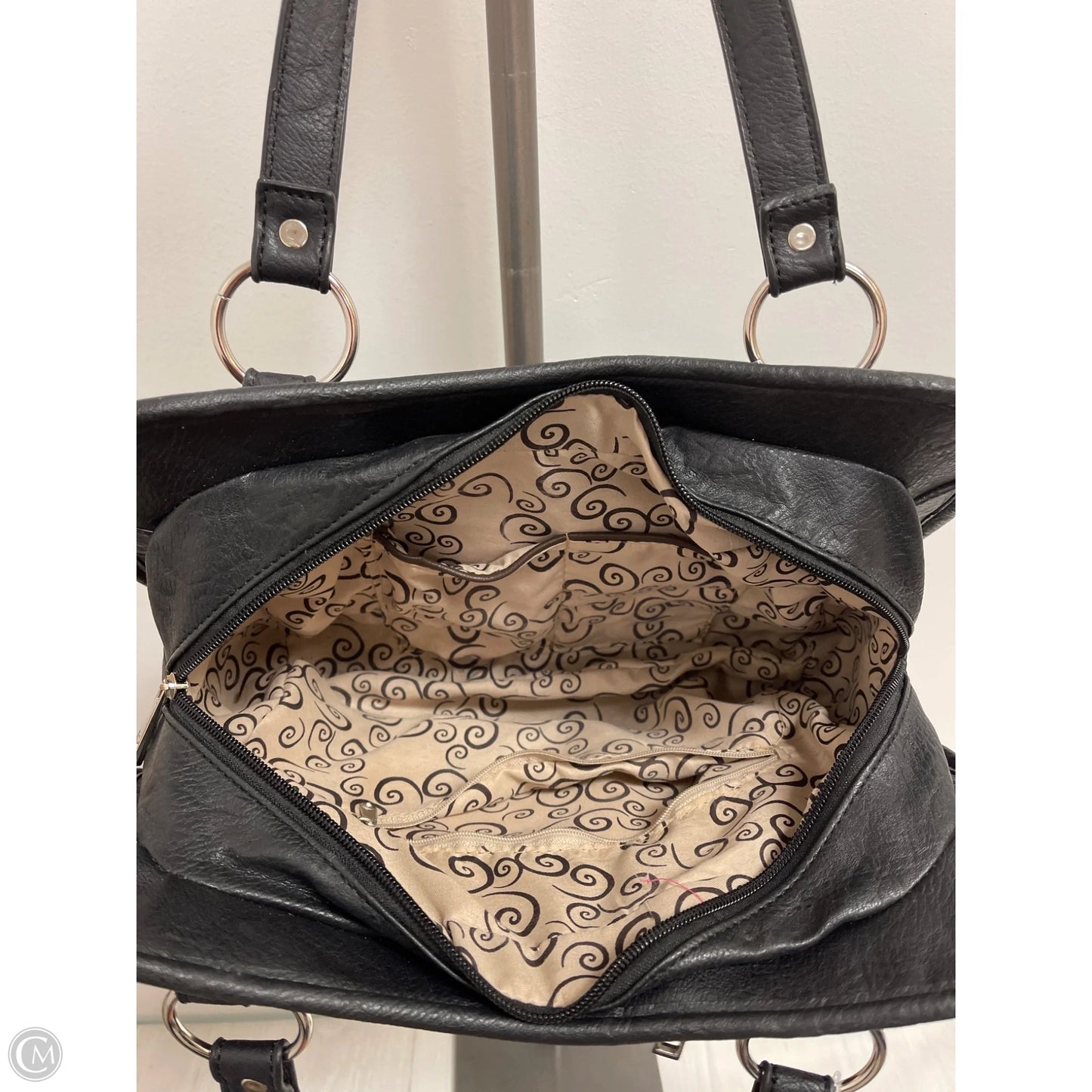 Handbag By Clothes Mentor, Size: Medium