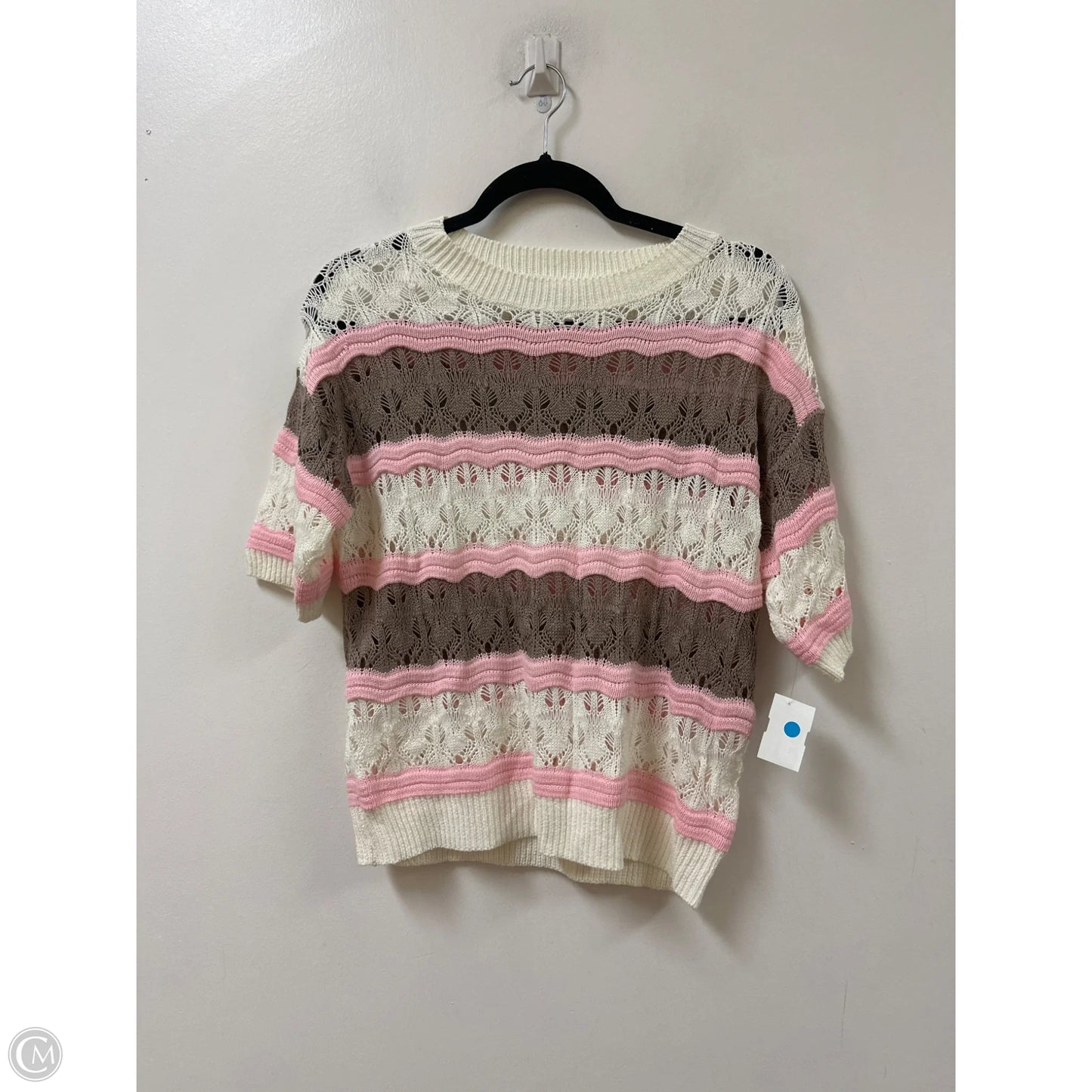 Sweater Short Sleeve By Clothes Mentor In Cream & Pink, Size: S