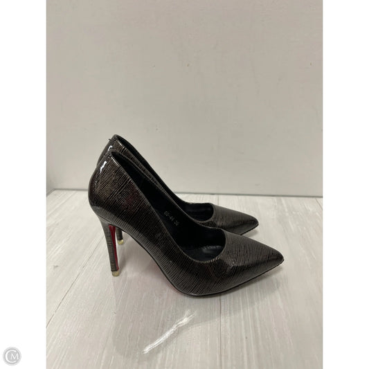 Shoes Heels Stiletto By Clothes Mentor In Black & Gold, Size: 5.5