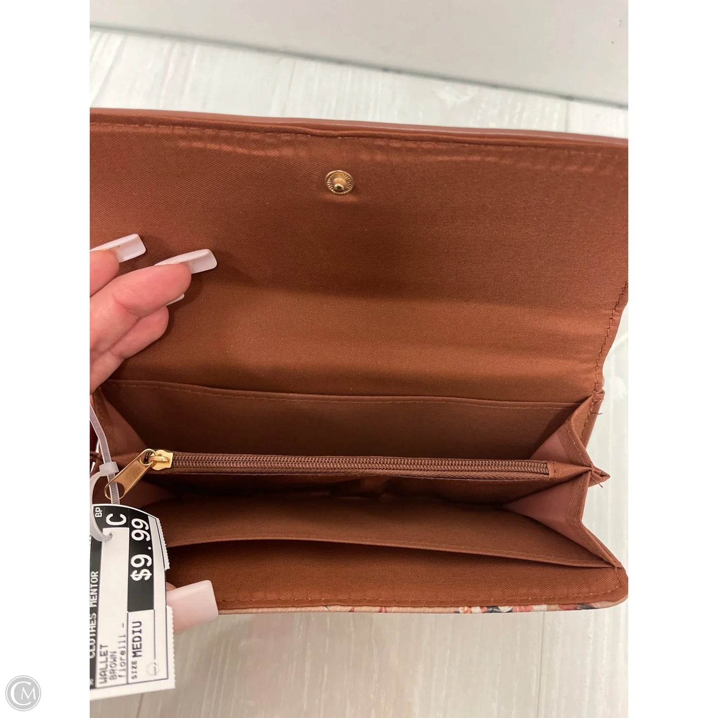 Wallet By Clothes Mentor, Size: Medium