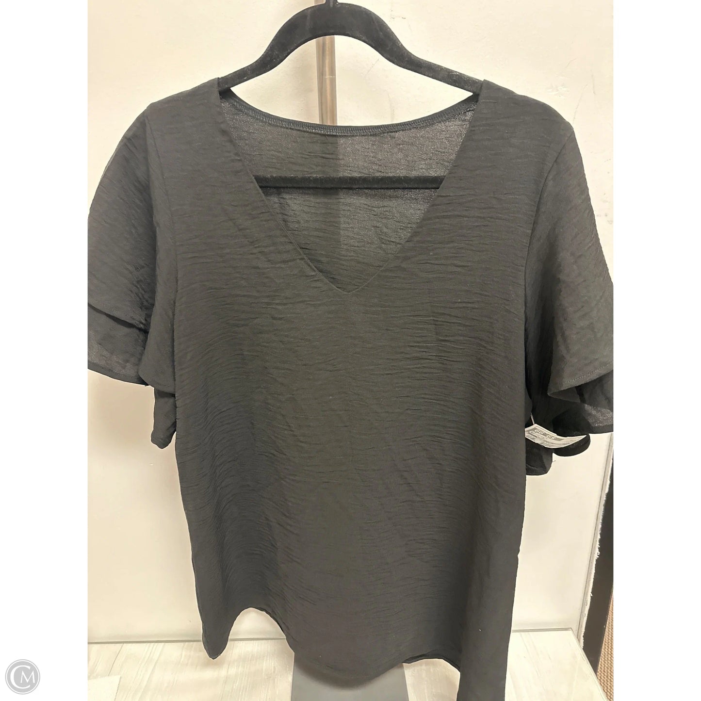 Top Short Sleeve By Clothes Mentor In Black, Size: S