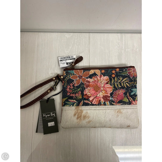 Clutch By Clothes Mentor, Size: Medium