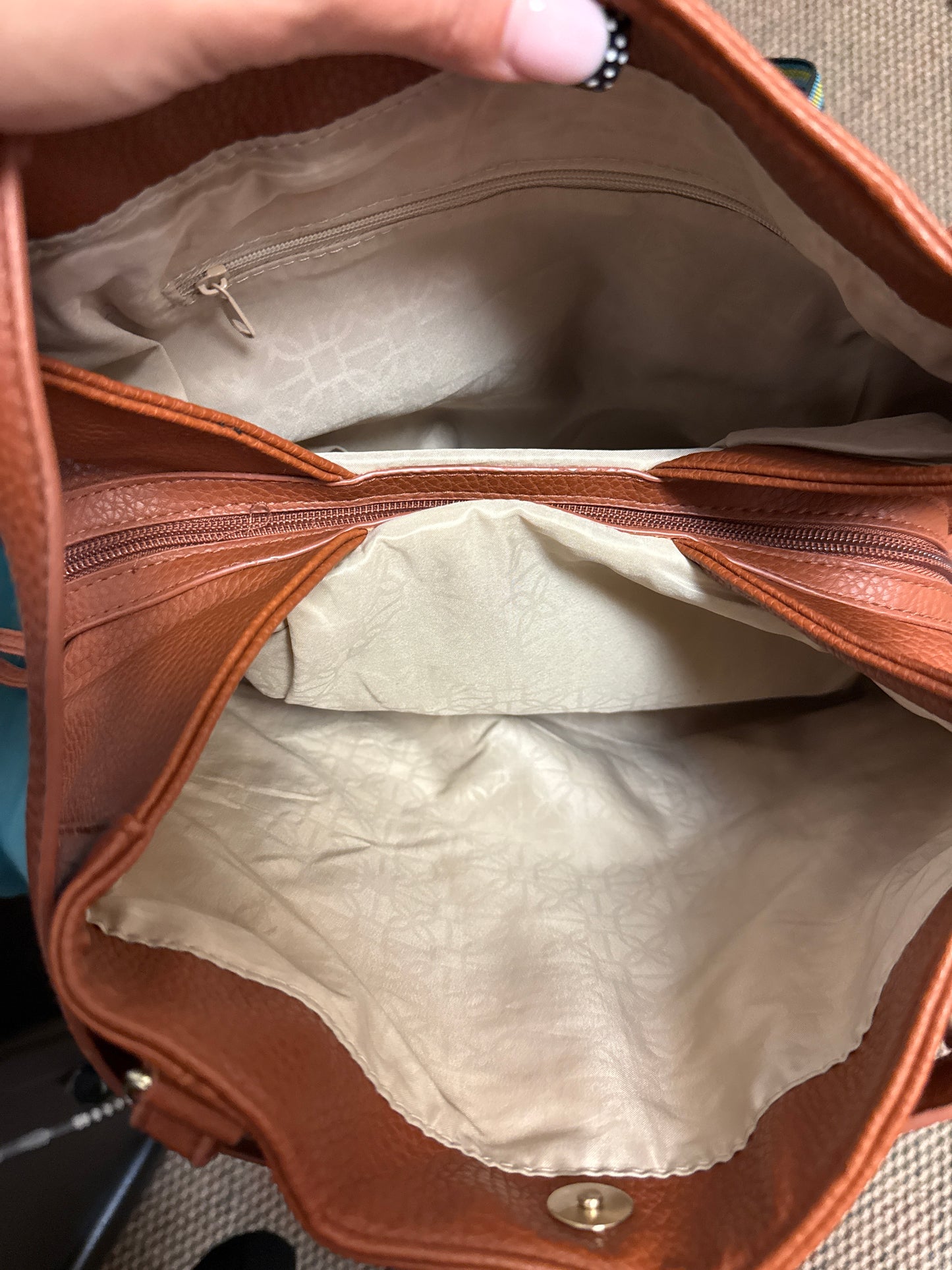 Handbag By Clothes Mentor, Size: Medium