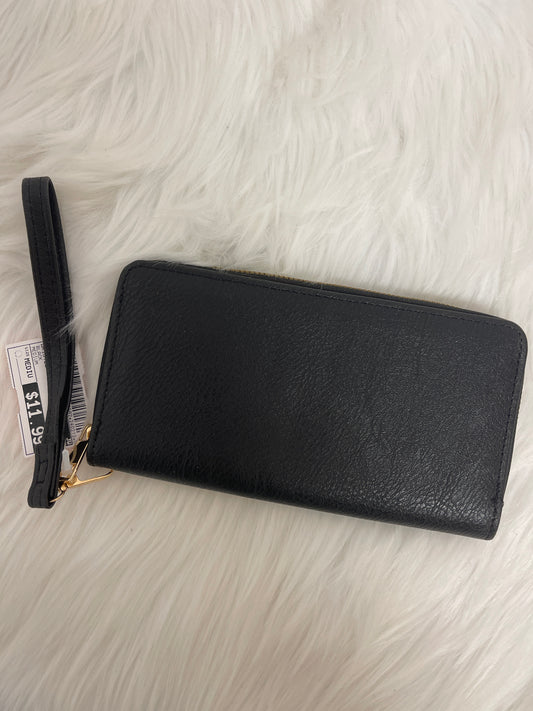 Wristlet By Clothes Mentor  Size: Medium