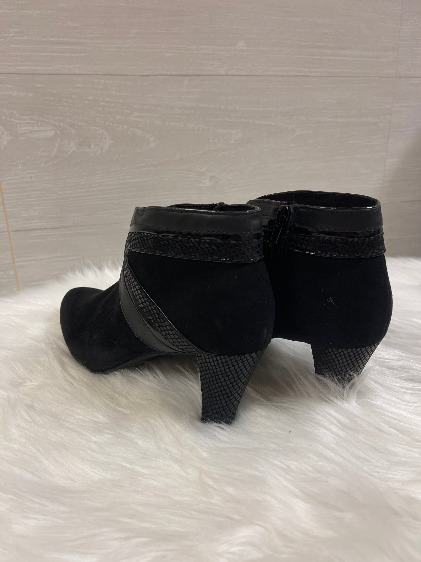 Boots Ankle Heels By Karen Scott  Size: 8.5